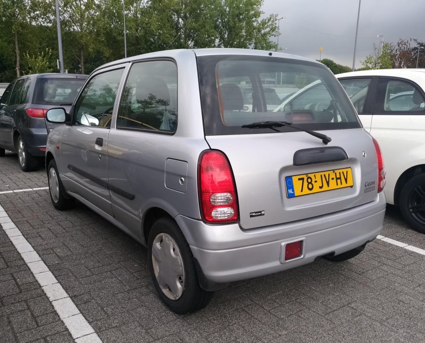 Дайхатсу cuore 1998