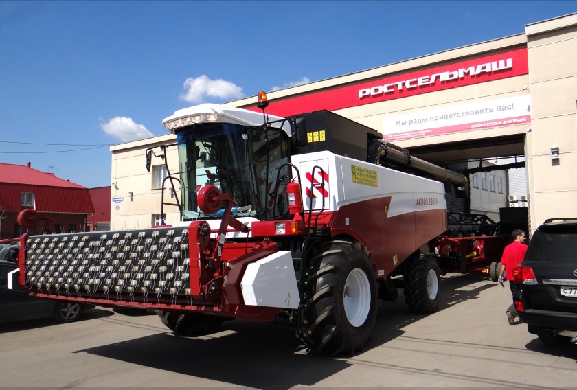 Комбайн Акрос 595 плюс
