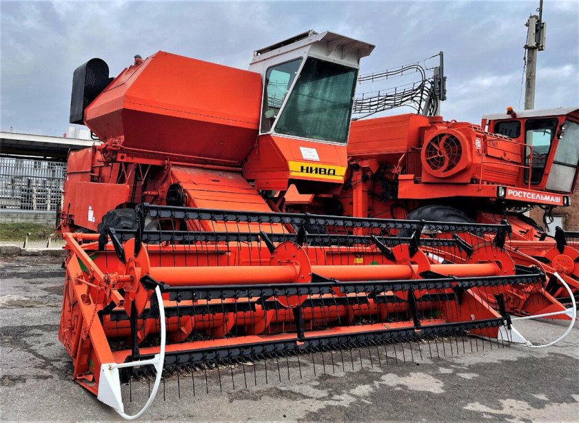 Комбайн Нива Ростсельмаш