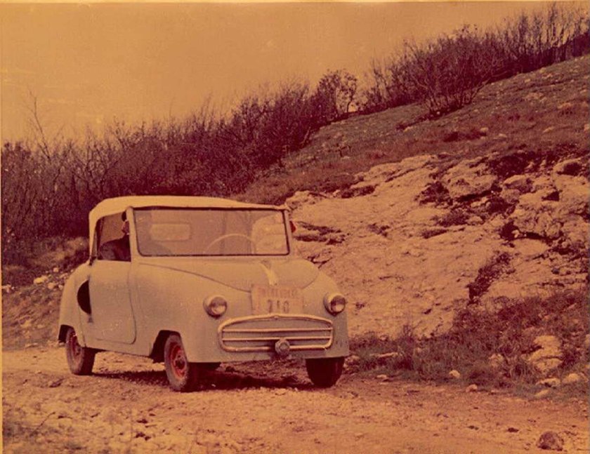 Автомобиль Малютка