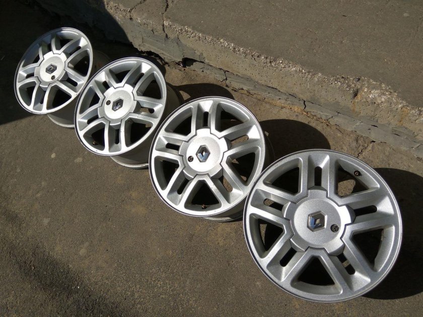 Оригинальные литые диски рено логан r15