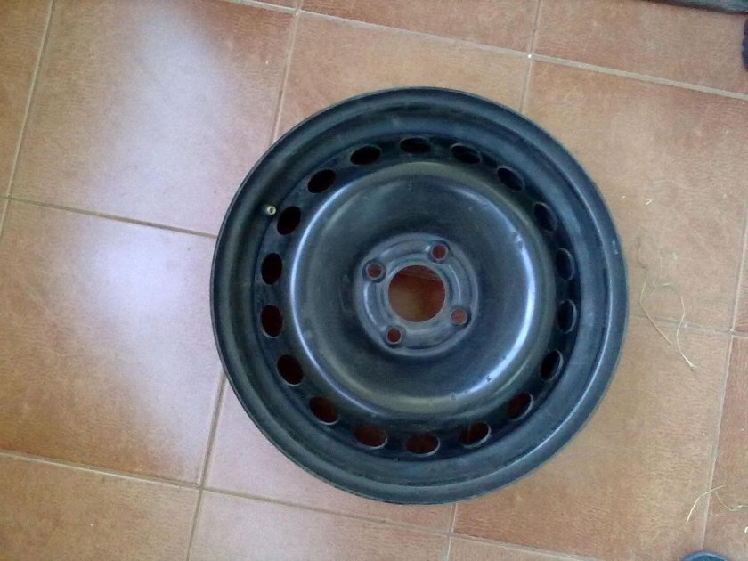 Штампованные диски r15 Рено Меган 2