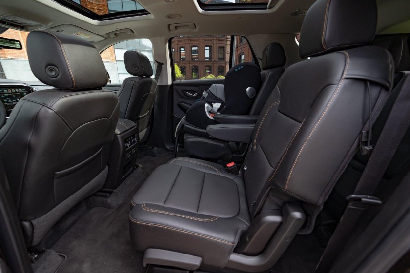 Chevrolet Traverse 2021 салон