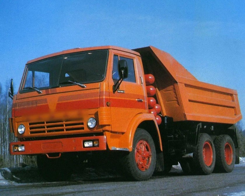 Грузовик КАМАЗ 5511 самосвал