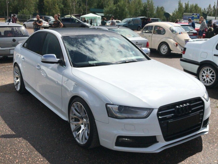 Audi a4 b8 белая