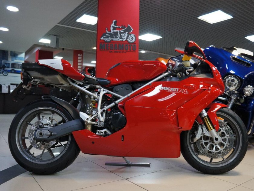 Мотоцикл ducati