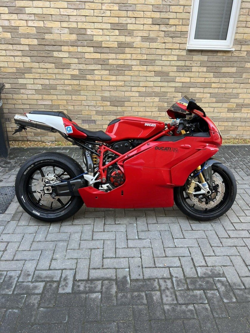 Ducati 999 r