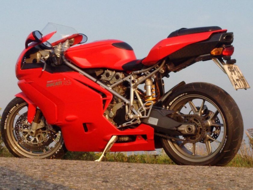 Ducati 749s