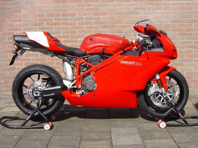Ducati 749s