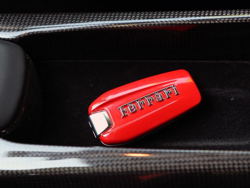 Ключи от Ferrari 488