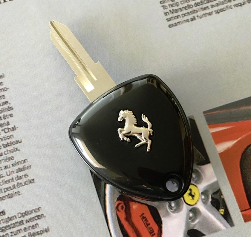 Ключ от машины Феррари