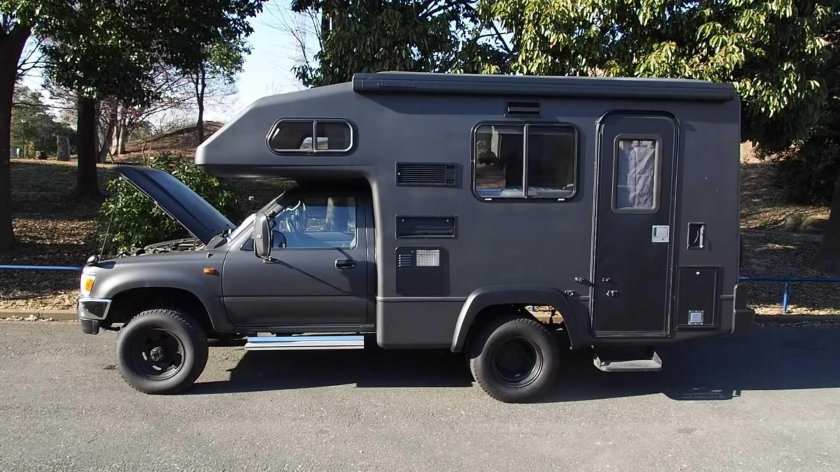 Toyota Hilux Expedition v1 Camper