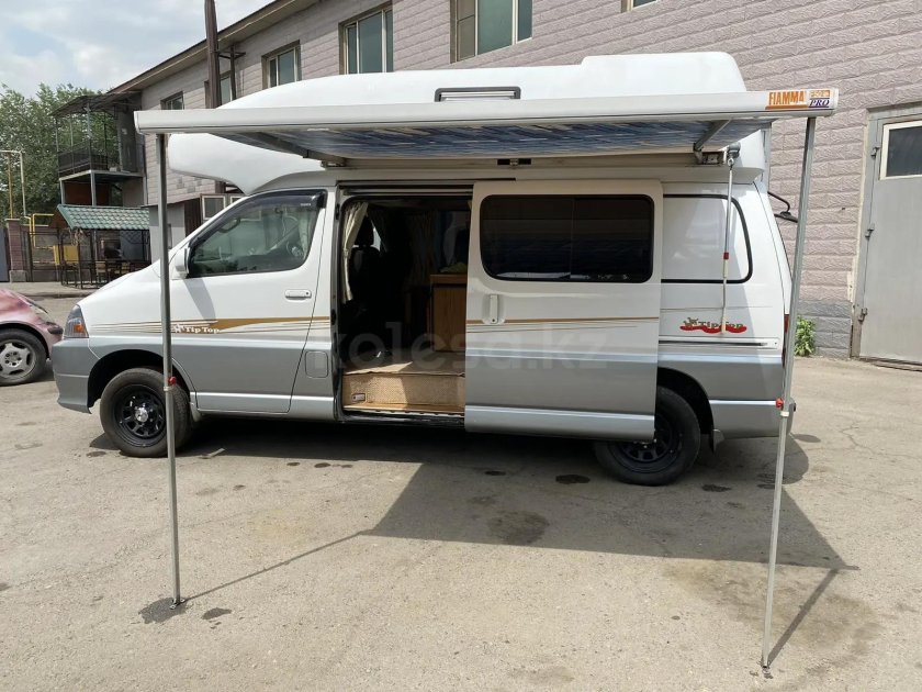 Тойота Хайс автодом