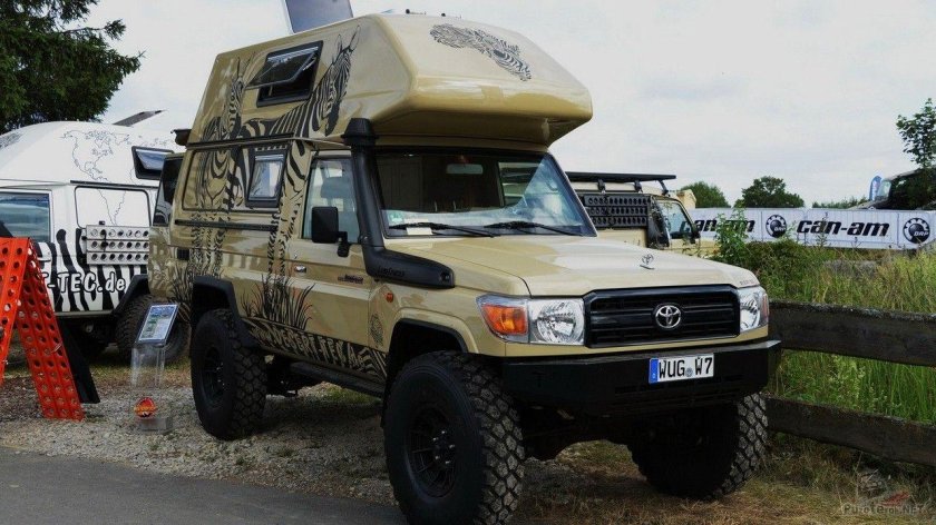 Toyota Land Cruiser 70 кемпер