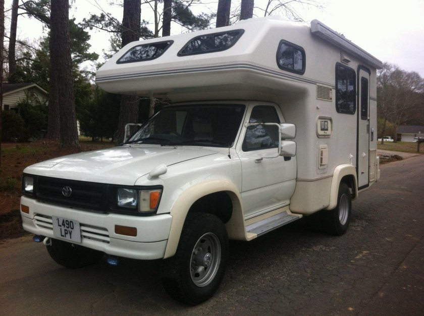 Toyota Hilux автодом