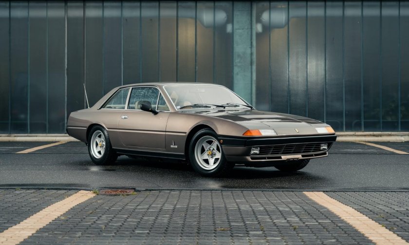 Ferrari 365 gt4 2+2