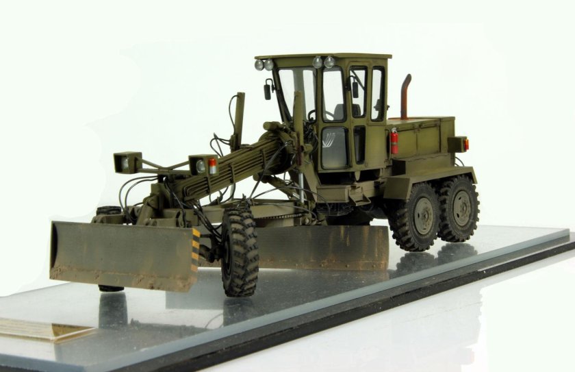 ДЗ-143 автогрейдер