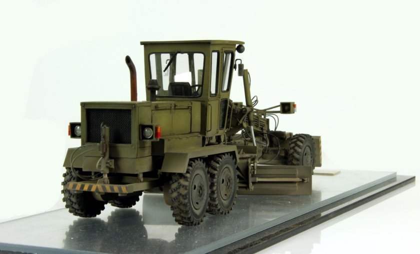 ДЗ-143 автогрейдер