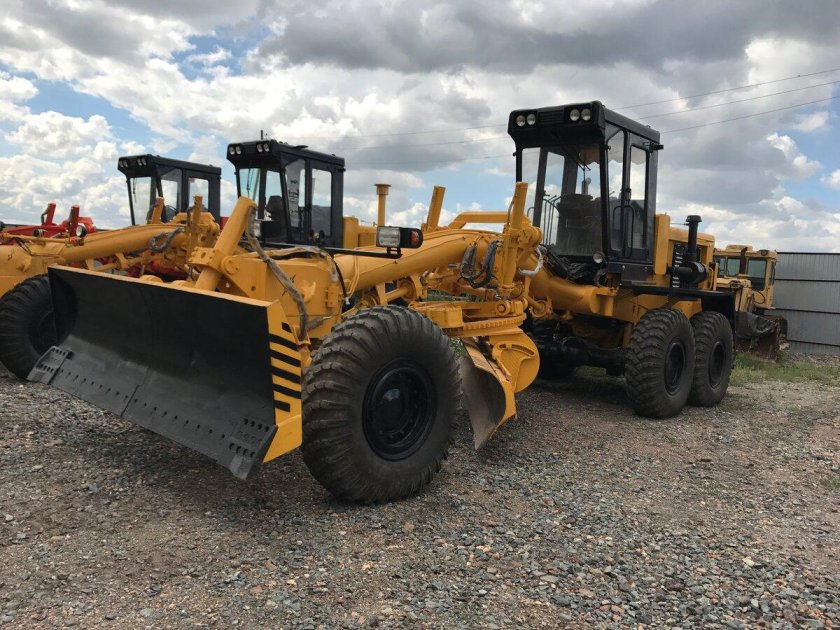 Автогрейдер ДЗ-98