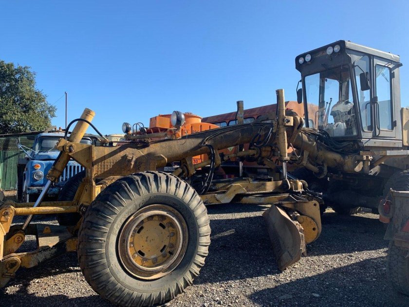 Автогрейдер чсдм дз-98в