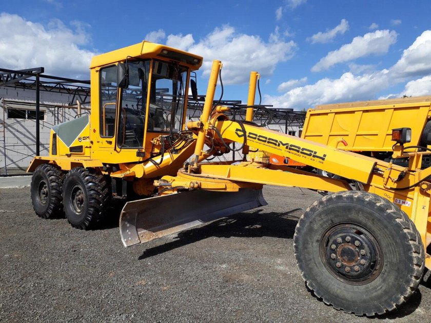 Автогрейдер ДЗ-122