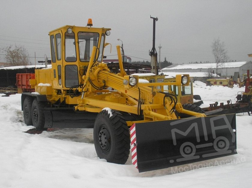 Грейдер ДЗ-180
