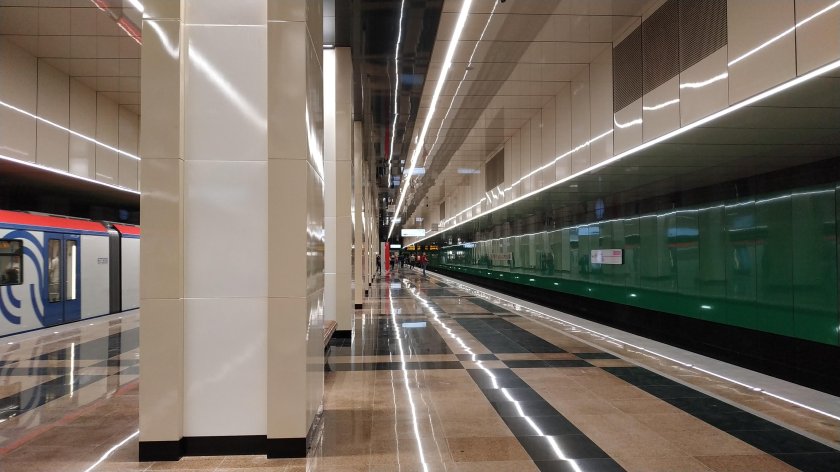 Станция метро Дмитриевского