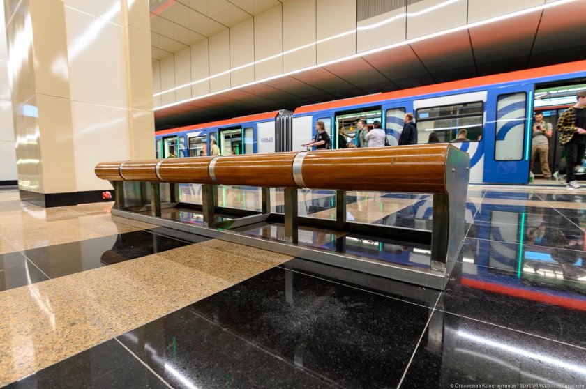 Станция улица Дмитриевского