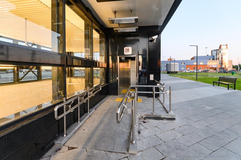 Метро улица Дмитриевского