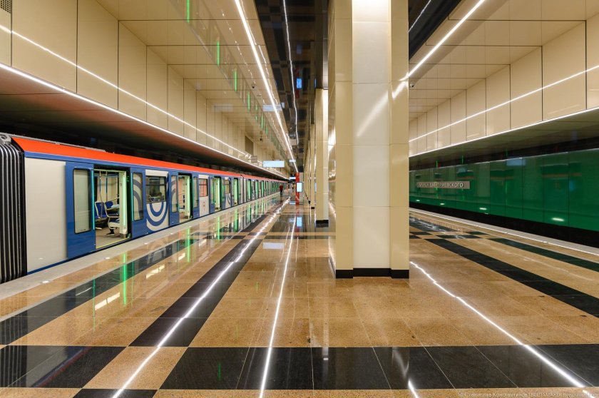 Станция улица Дмитриевского