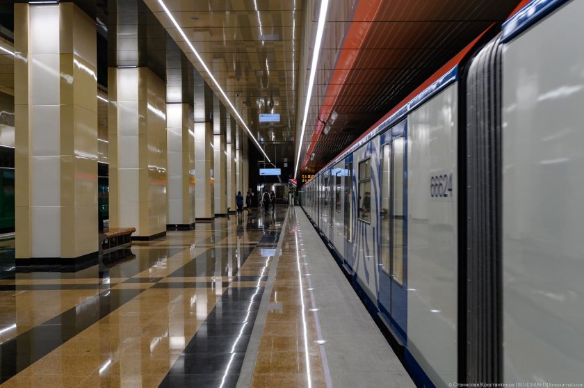 Станция улица Дмитриевского