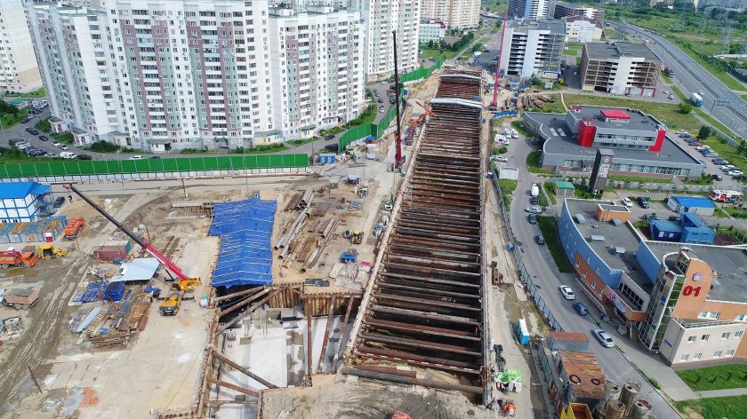 Станция метро улица Дмитриевского