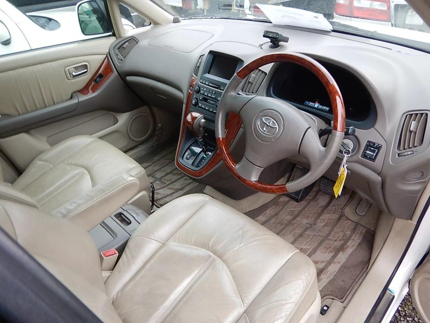 Тойота Харриер 2001 салон