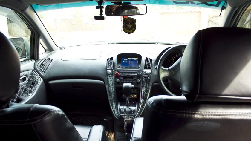 Toyota Harrier 2012 салон