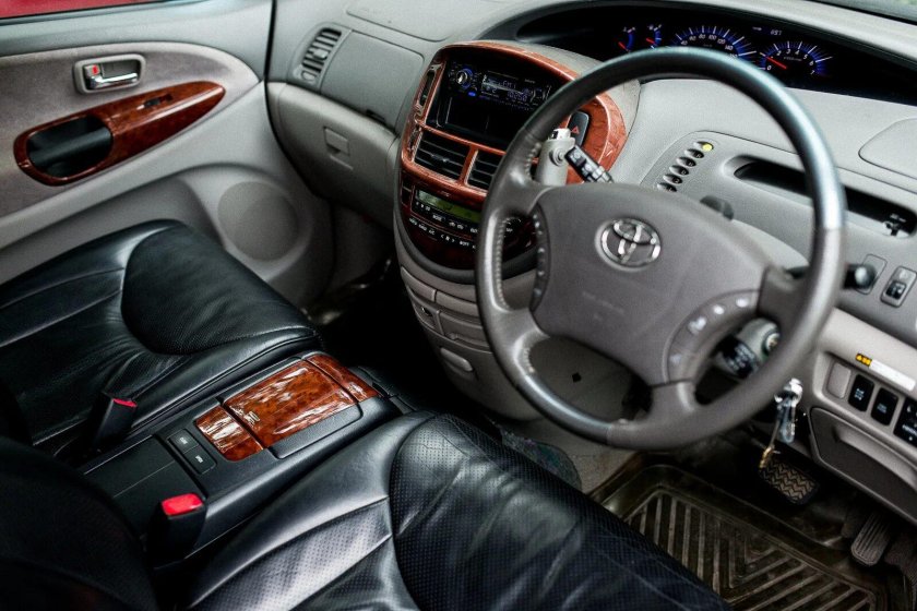 Toyota Harrier 2000 салон