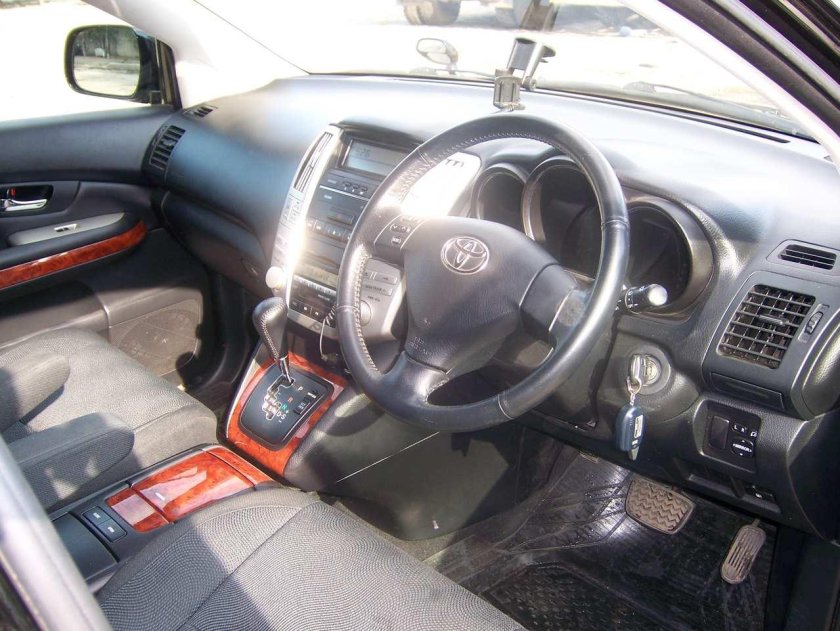 Toyota Harrier 2002 салон