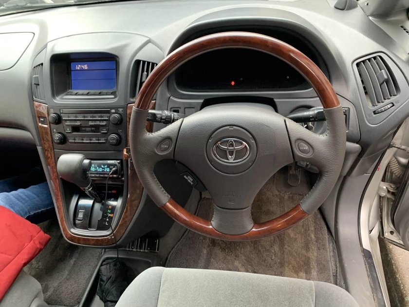 Toyota Harrier 2001 салон