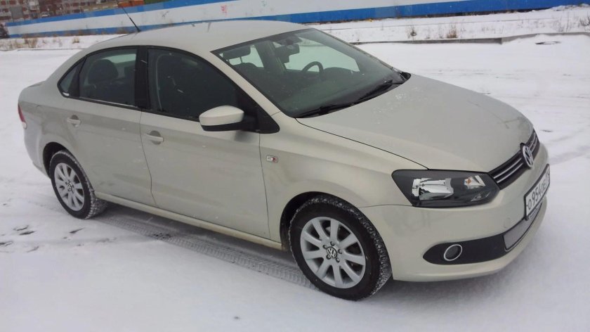 Фольксваген поло 2013 серебристо-желтый