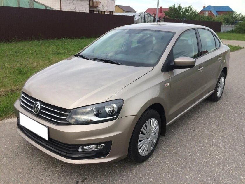 Фольксваген поло седан 2017г бежевый