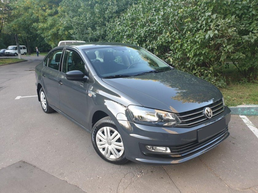 Volkswagen Polo серый Urano