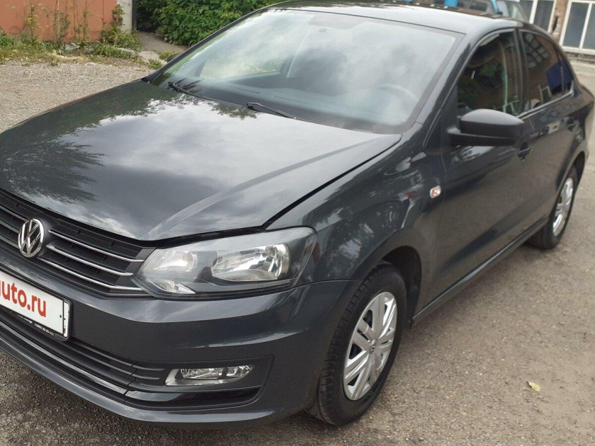 Volkswagen Polo 2015 коричневый