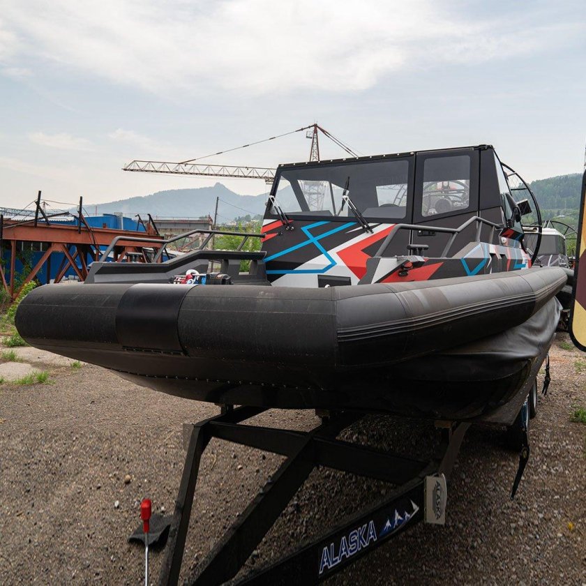 Аэроглиссер Фантом 650