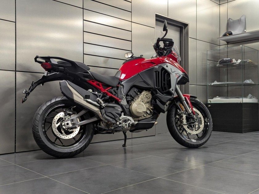 Спортивные мотоцикл