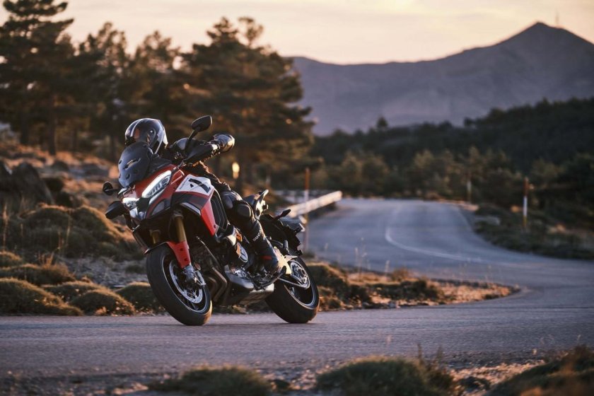 Multistrada v4 Pikes Peak