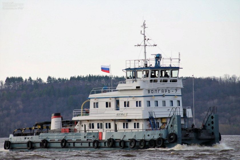 Буксир толкач Волгарь