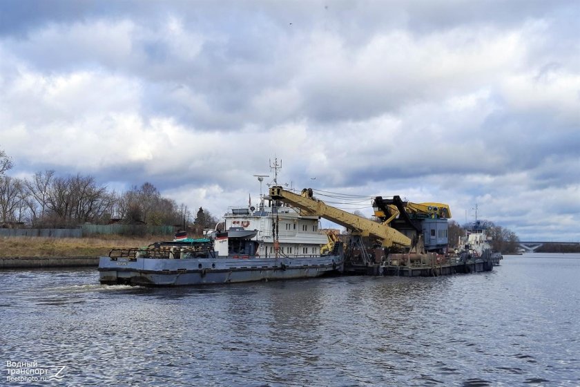 Баржа Волгарь