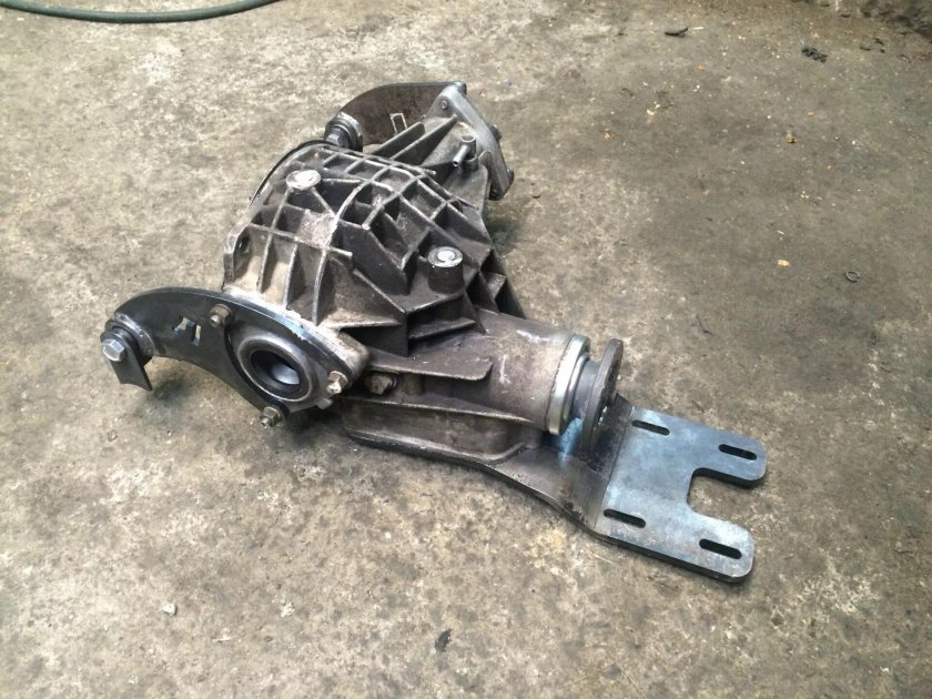 Шпилька крепления переднего моста Нива 2121