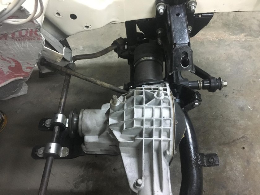 Отвязка переднего Маста Нива 2121