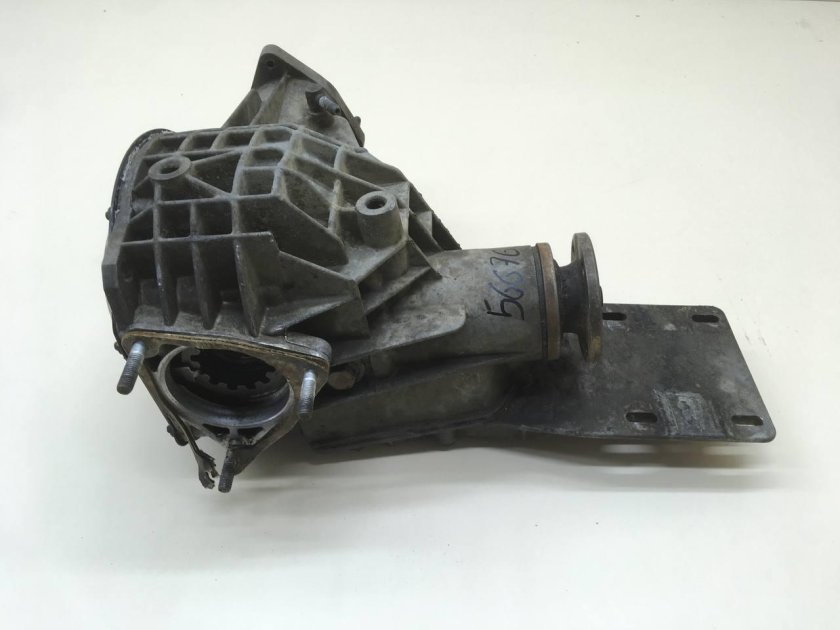 Редуктор передний