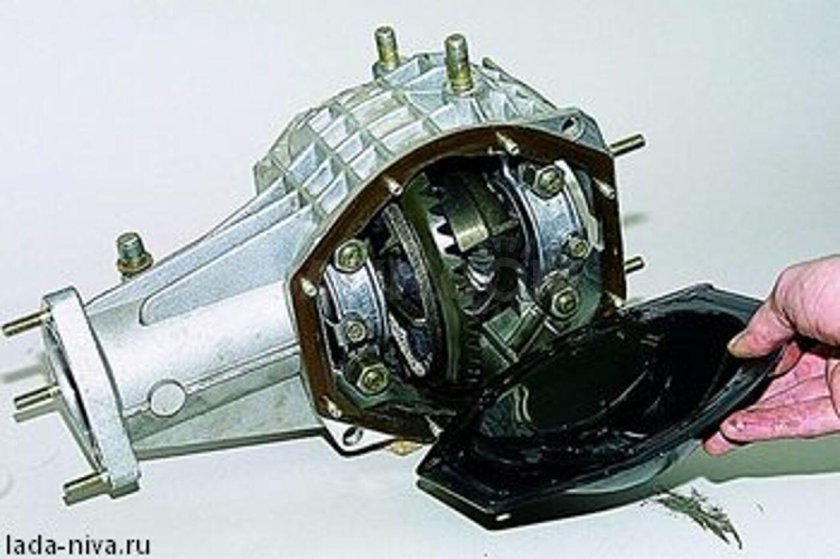 Передний редуктор Нива 21213